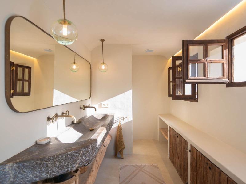 Renovated finca with 7 en-suite bedrooms, sea views, pool, and tourist rental licence for sale , Ibiza , San Jose 