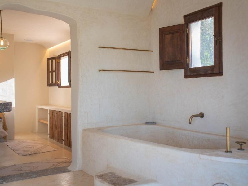 Renovated finca with 7 en-suite bedrooms, sea views, pool, and tourist rental licence for sale , Ibiza , San Jose 