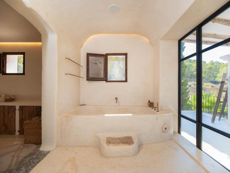 Renovated finca with 7 en-suite bedrooms, sea views, pool, and tourist rental licence for sale , Ibiza , San Jose 