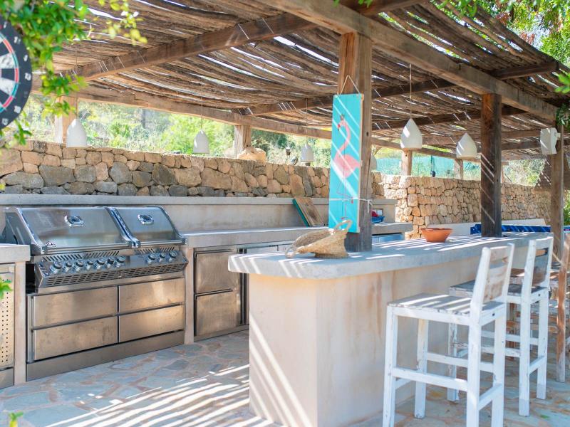 Renovated finca with 7 en-suite bedrooms, sea views, pool, and tourist rental licence for sale , Ibiza , San Jose 