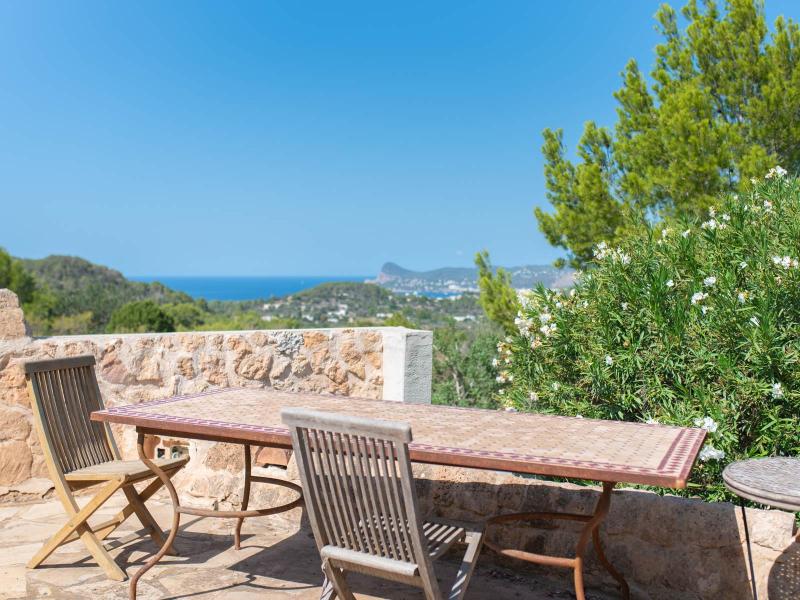 Renovated finca with 7 en-suite bedrooms, sea views, pool, and tourist rental licence for sale , Ibiza , San Jose 