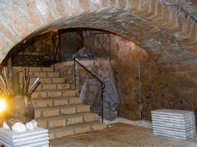 Historic Villa for Sale in Orvieto, Umbria with Panoramic Views and Private Garden , Umbria 