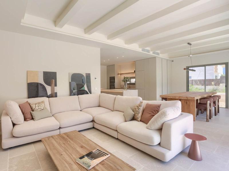 Contemporary Luxury Villa for Sale in Colònia de Sant Pere, Mallorca , East 