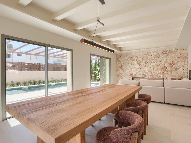 Contemporary Luxury Villa for Sale in Colònia de Sant Pere, Mallorca , East 