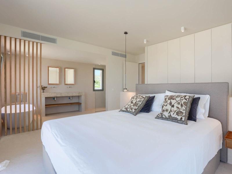 Contemporary Luxury Villa for Sale in Colònia de Sant Pere, Mallorca , East 