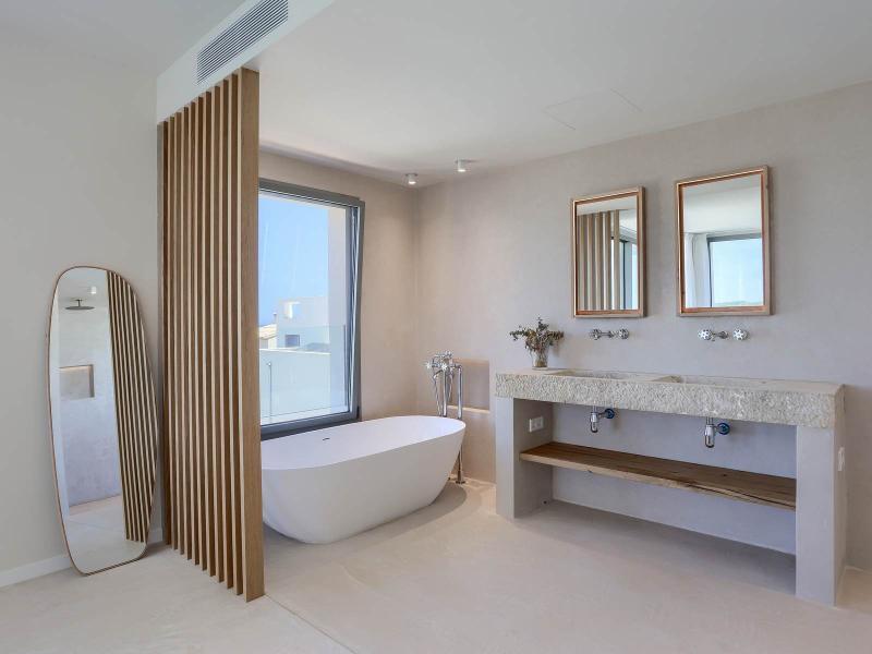 Contemporary Luxury Villa for Sale in Colònia de Sant Pere, Mallorca , East 