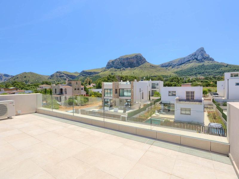 Contemporary Luxury Villa for Sale in Colònia de Sant Pere, Mallorca , East 