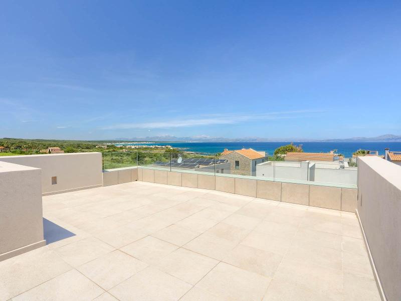 Contemporary Luxury Villa for Sale in Colònia de Sant Pere, Mallorca , East 