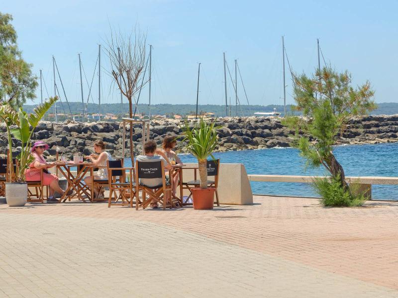 Contemporary Luxury Villa for Sale in Colònia de Sant Pere, Mallorca , East 