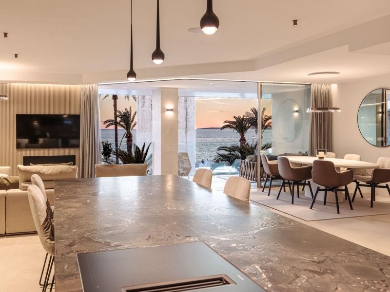 Ground-Level Sea Front Apartment for Sale in Portixol, Palma , Illes Balears , Palma 