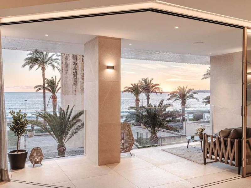 Ground-Level Sea Front Apartment for Sale in Portixol, Palma , Illes Balears , Palma 