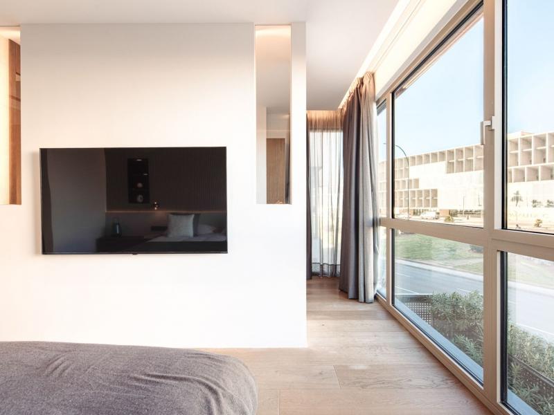 Ground-Level Sea Front Apartment for Sale in Portixol, Palma , Illes Balears , Palma 