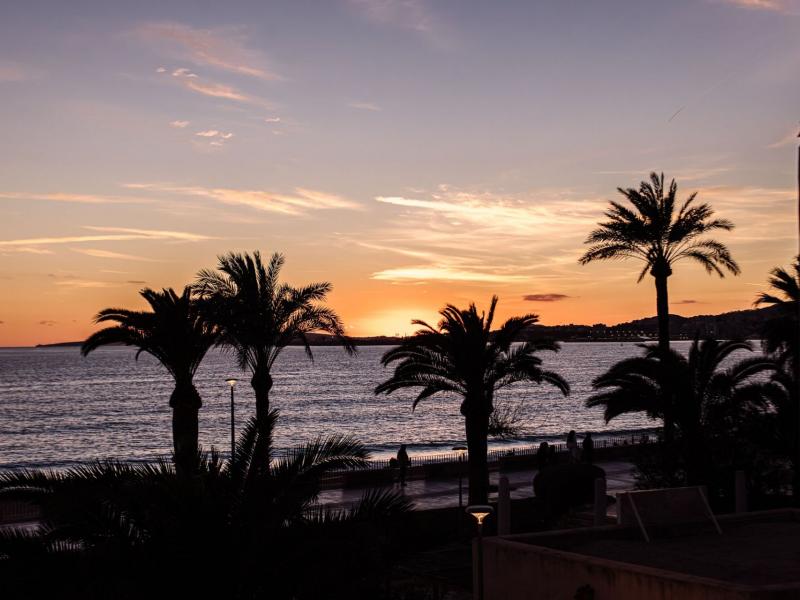 Ground-Level Sea Front Apartment for Sale in Portixol, Palma , Illes Balears , Palma 