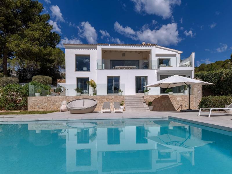 Villa for sale in Mallorca - Camp de Mar , Andratx , Illes Balears 