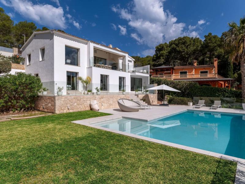 Villa for sale in Mallorca - Camp de Mar , Andratx , Illes Balears 