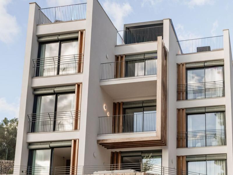 Modern Apartment with Sea Views and Private Pool in Cala Major , Illes Balears , Palma 