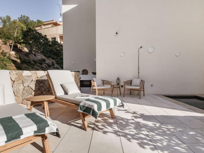 Modern Apartment with Sea Views and Private Pool in Cala Major , Illes Balears , Palma 