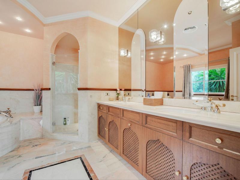 Impressive 6 Bedroom Villa for Sale in Son Vida - Palma de Mallorca , Illes Balears , Palma 