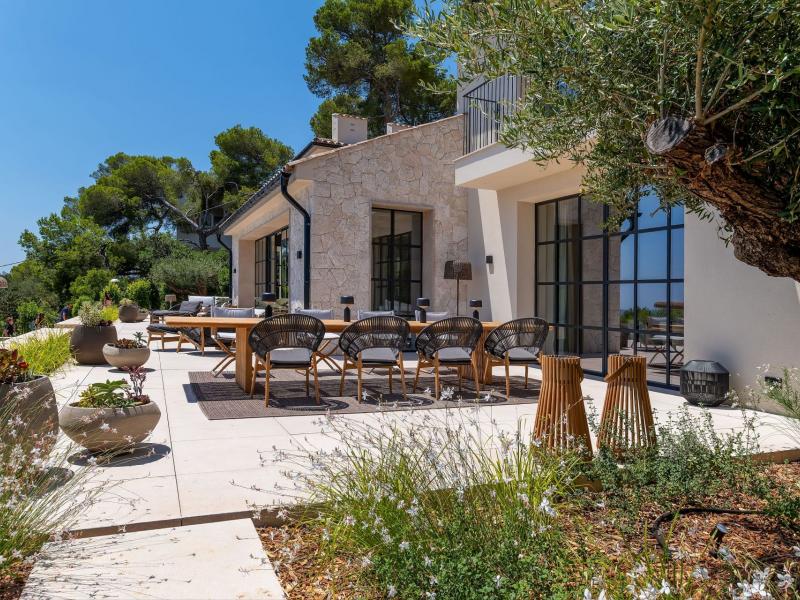 Elegant Villa for sale in Mallorca - Bendinat , Bendinat 