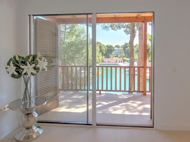 Frontline Apartment for Sale in La Caleta Santa Ponsa , Illes Balears , Santa Ponca 