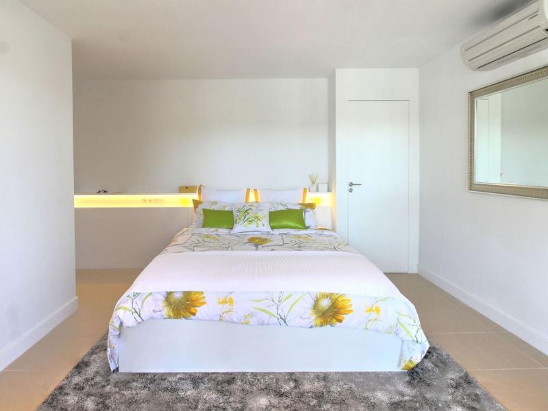 Frontline Apartment for Sale in La Caleta Santa Ponsa , Illes Balears , Santa Ponca 