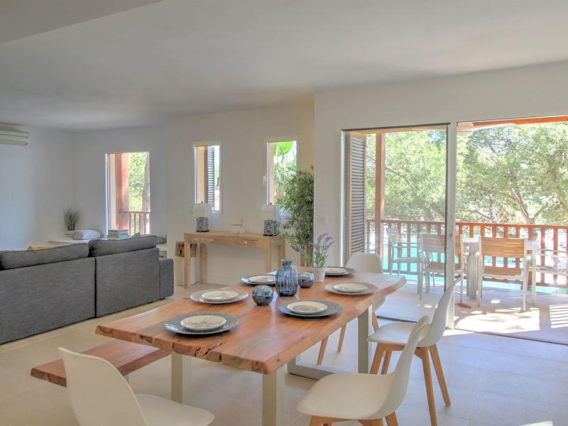 Frontline Apartment for Sale in La Caleta Santa Ponsa , Illes Balears , Santa Ponca 