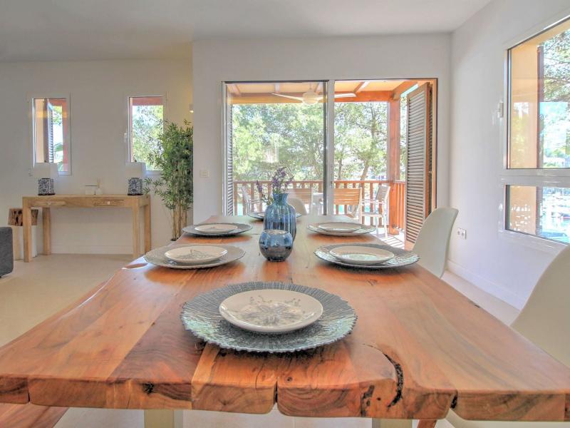 Frontline Apartment for Sale in La Caleta Santa Ponsa , Illes Balears , Santa Ponca 