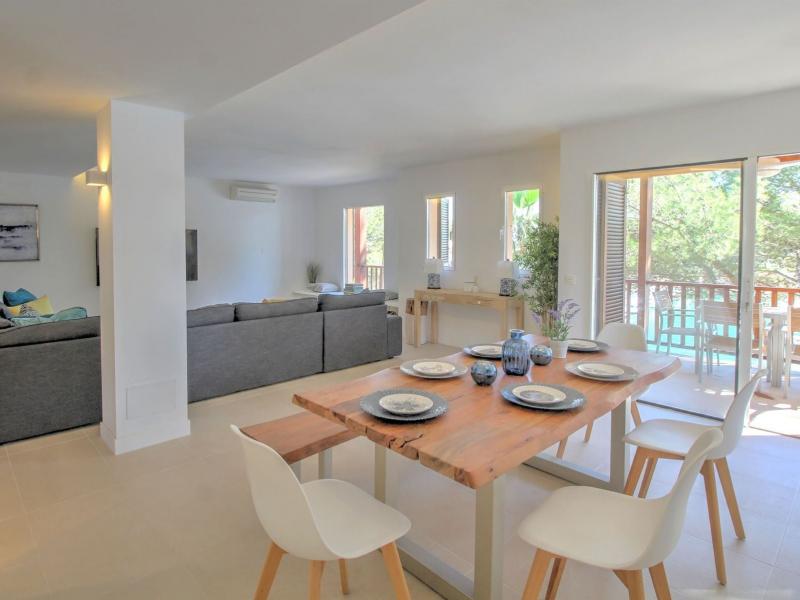 Frontline Apartment for Sale in La Caleta Santa Ponsa , Illes Balears , Santa Ponca 