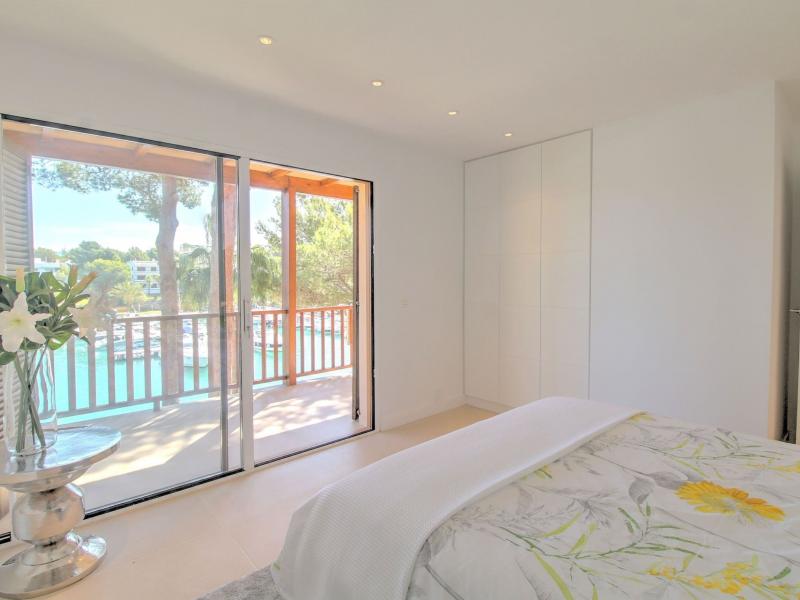 Frontline Apartment for Sale in La Caleta Santa Ponsa , Illes Balears , Santa Ponca 
