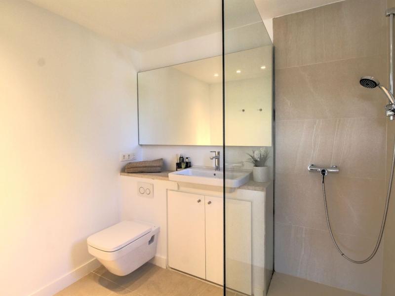Frontline Apartment for Sale in La Caleta Santa Ponsa , Illes Balears , Santa Ponca 