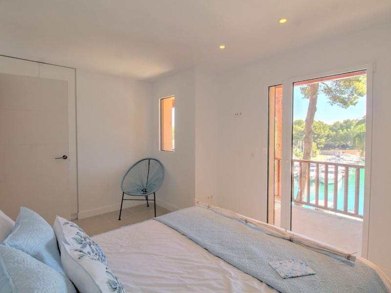 Frontline Apartment for Sale in La Caleta Santa Ponsa , Illes Balears , Santa Ponca 