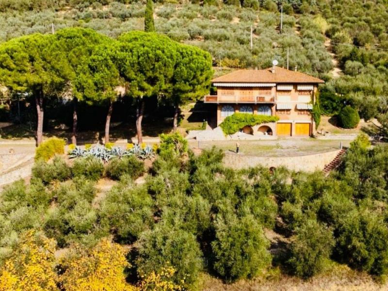 Restored Villa with Pool for Sale in Poggibonsi, Chianti, Tuscany , Tuscany 