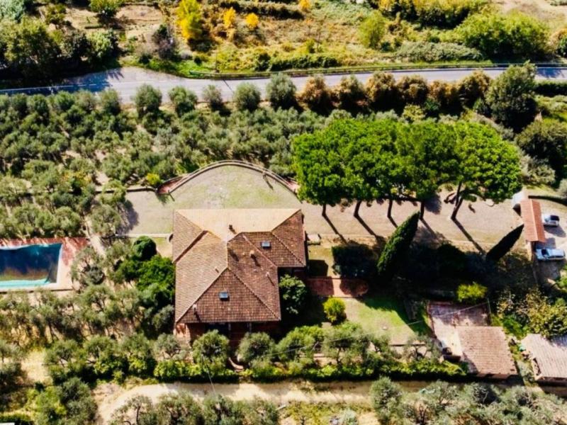 Restored Villa with Pool for Sale in Poggibonsi, Chianti, Tuscany , Tuscany 