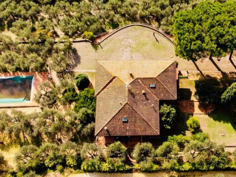 Restored Villa with Pool for Sale in Poggibonsi, Chianti, Tuscany , Tuscany 