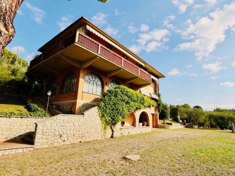 Restored Villa with Pool for Sale in Poggibonsi, Chianti, Tuscany , Tuscany 