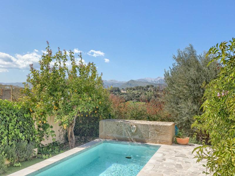 Exquisite Townhouse for Sale , Central 