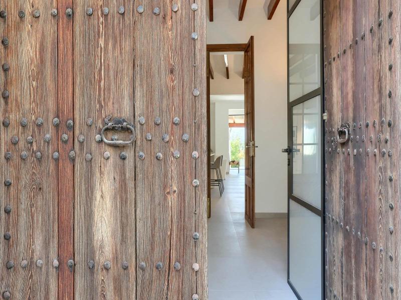Exquisite Townhouse for Sale , Central 