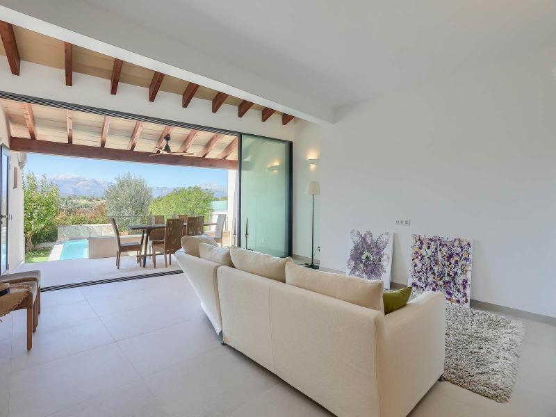 Exquisite Townhouse for Sale , Central 