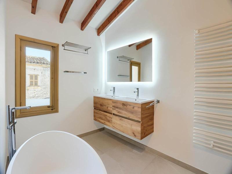 Exquisite Townhouse for Sale , Central 