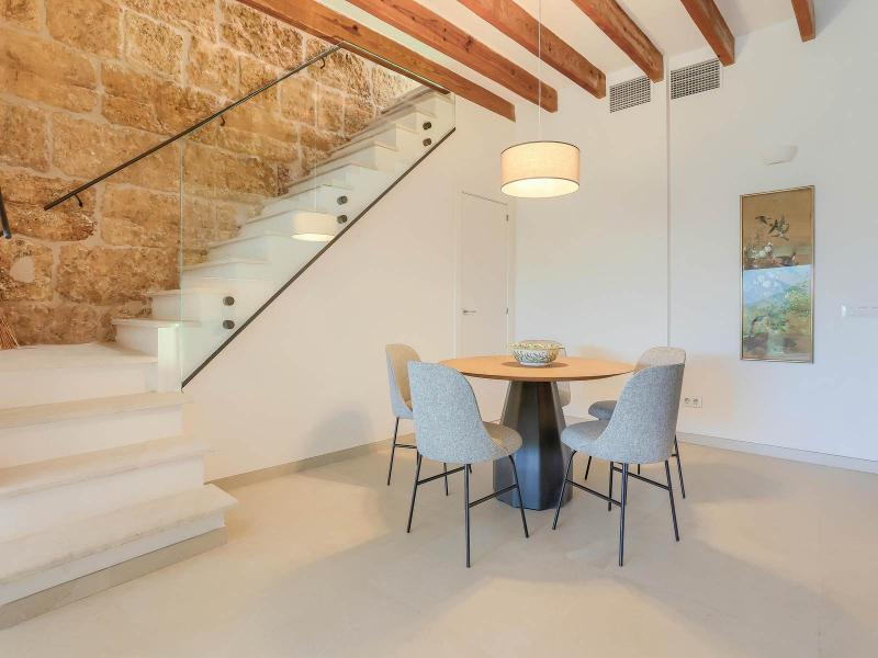 Exquisite Townhouse for Sale , Central 