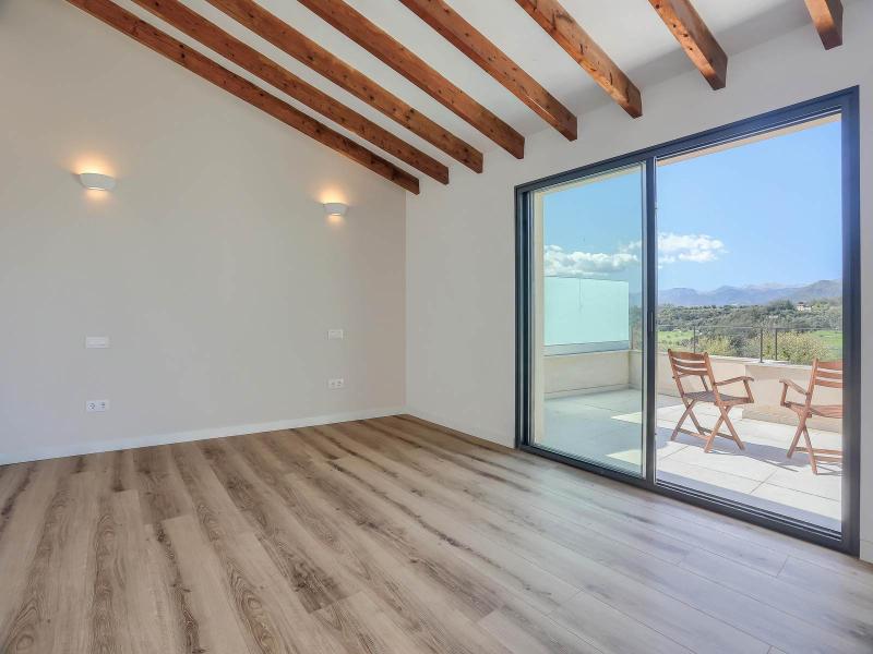 Exquisite Townhouse for Sale , Central 