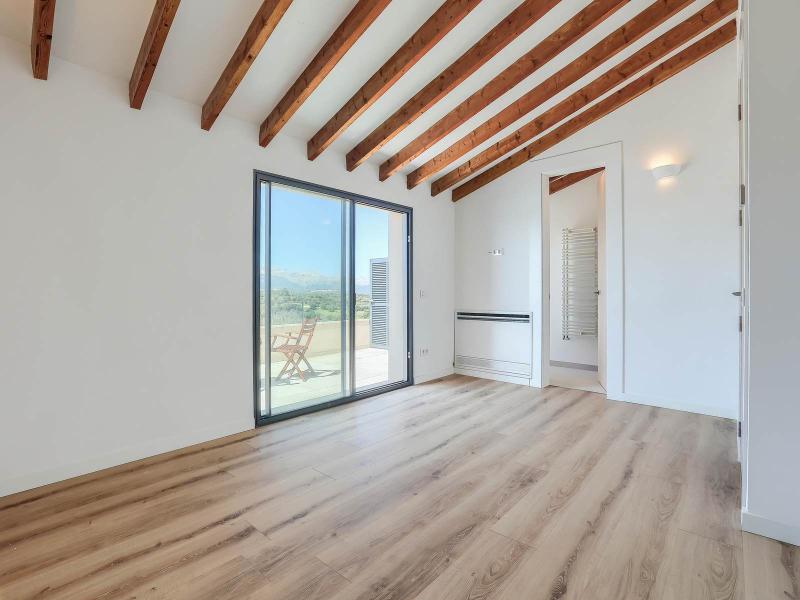 Exquisite Townhouse for Sale , Central 