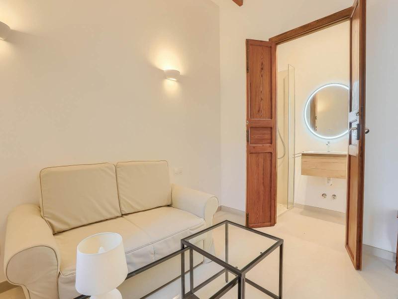 Exquisite Townhouse for Sale , Central 