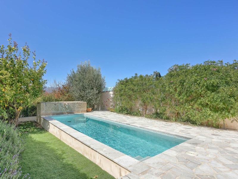 Exquisite Townhouse for Sale , Central 