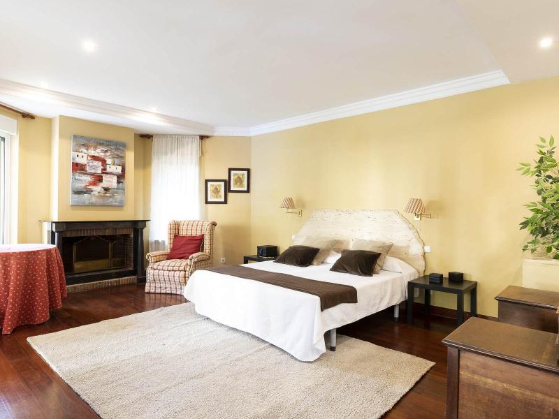 Elegant Villa for Sale in Terramar, Sitges , Sitges 