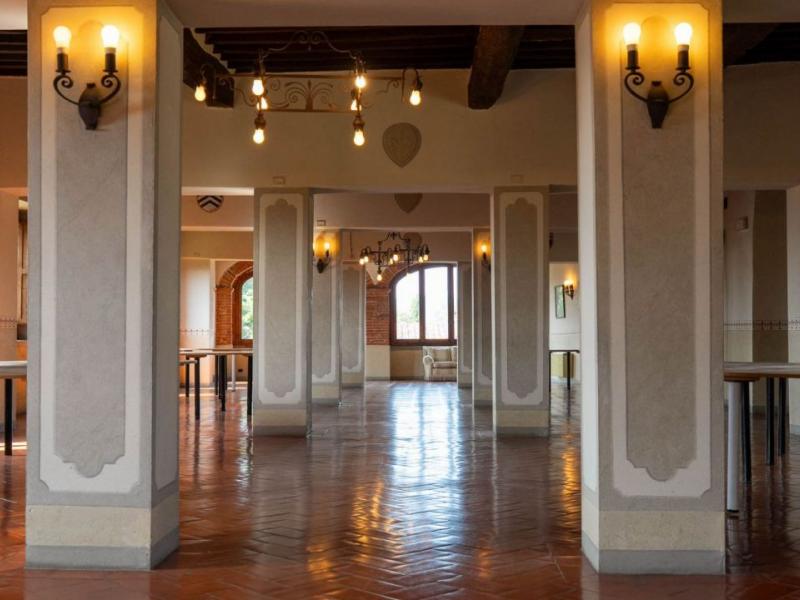 Historic Hamlet with Villa, Agriturismo, Vineyard and Church for Sale Near Arezzo, Tuscany , Tuscany 