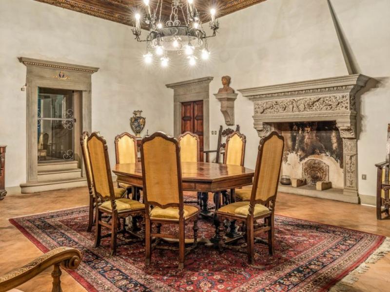 Historic Hamlet with Villa, Agriturismo, Vineyard and Church for Sale Near Arezzo, Tuscany , Tuscany 