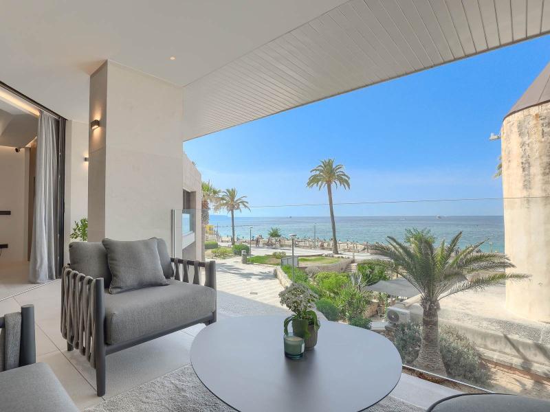 Luxury Seafront Apartment for Sale in Portixol Palma , 