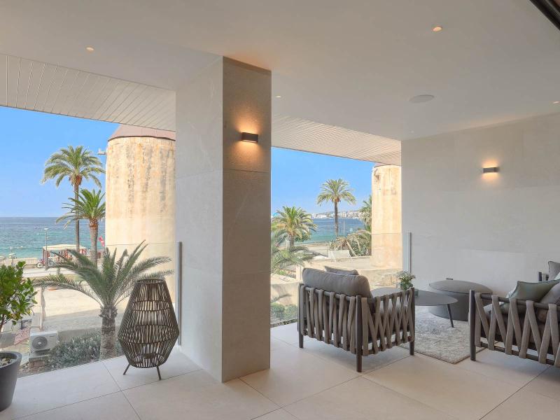 Luxury Seafront Apartment for Sale in Portixol Palma , 