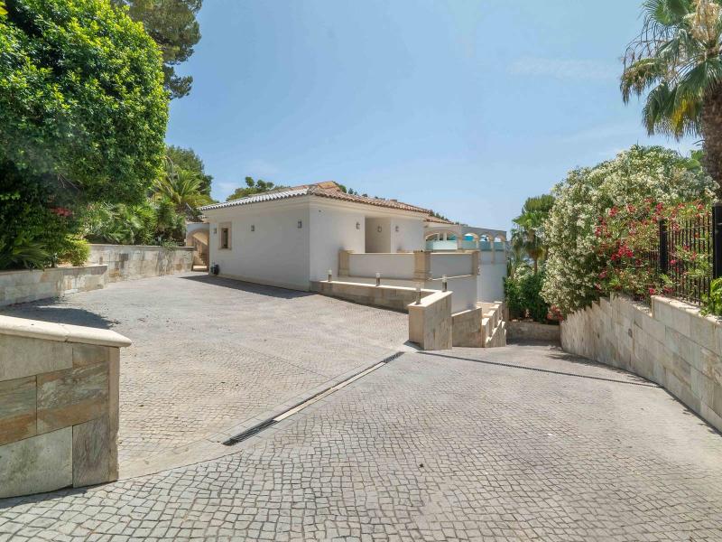 Luxury Beachfront Villa for Sale in Costa de la Calma, Mallorca , Calvia 